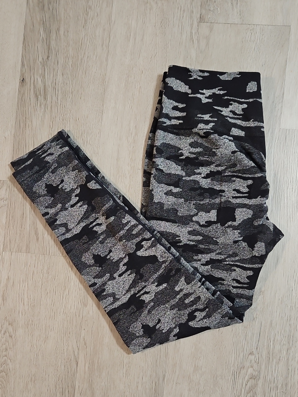 Sunzel Black & Gray Camo Leggings Size M